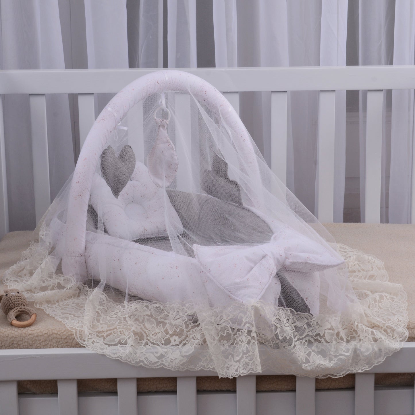 Printed Baby Snuggle Set with Pillow & Net- Dotted white
