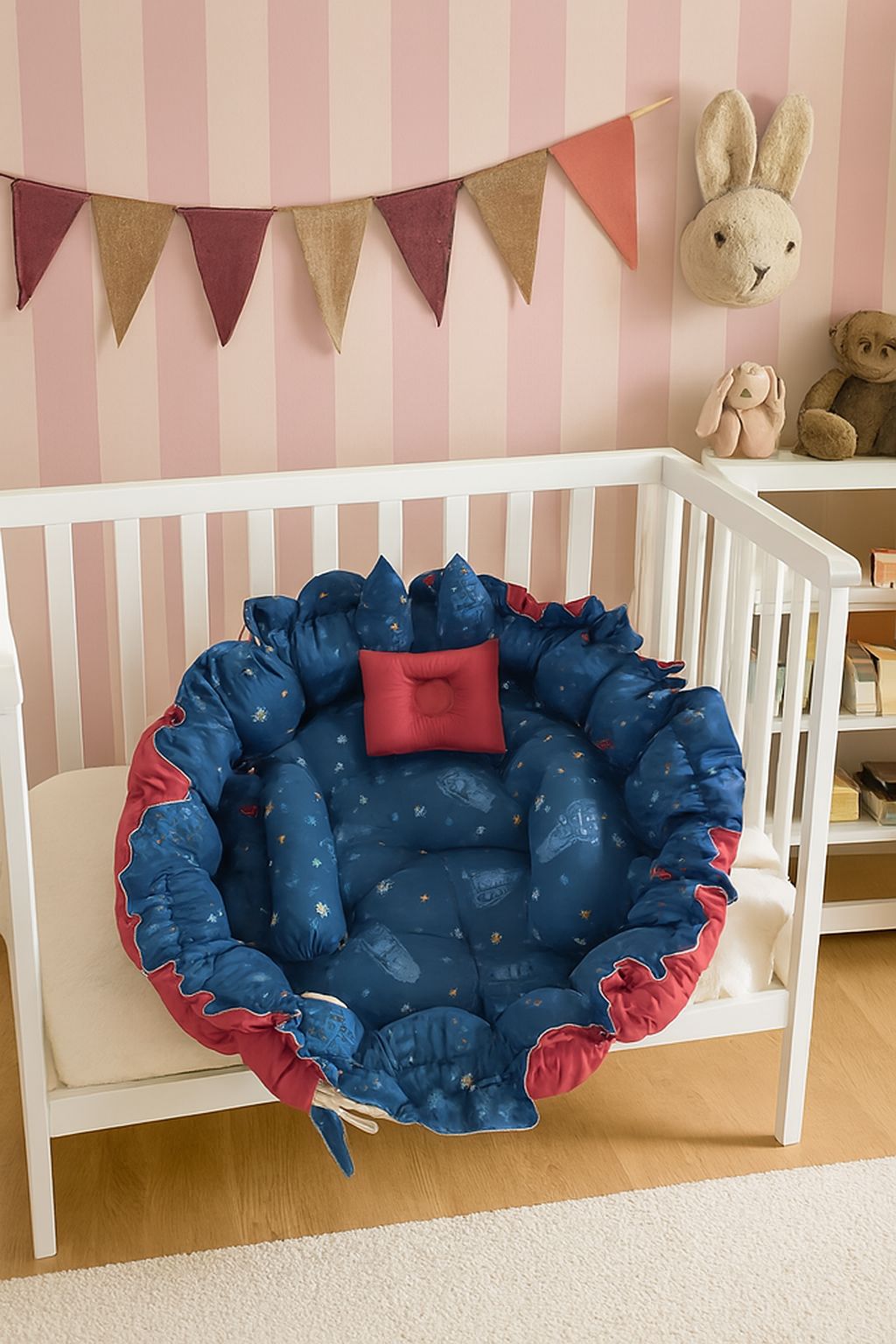 Printed Cotton Baby Round Cot with Pillows-Snowy Express