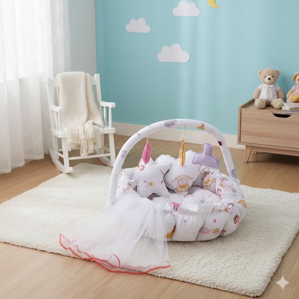 Printed Cotton Baby Round Cot with Pillows & Mosquito Net-White
