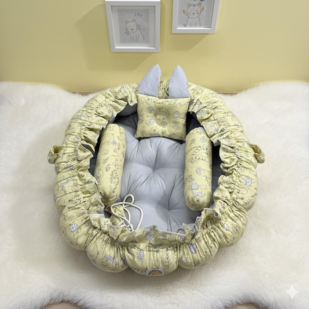 Printed Cotton Baby Round Cot with Pillows- Light Gray