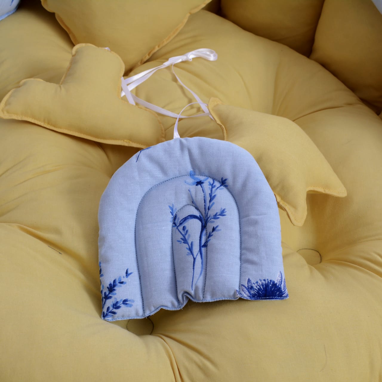 Printed Cotton Baby Round Cot with Pillows- Sky Floral