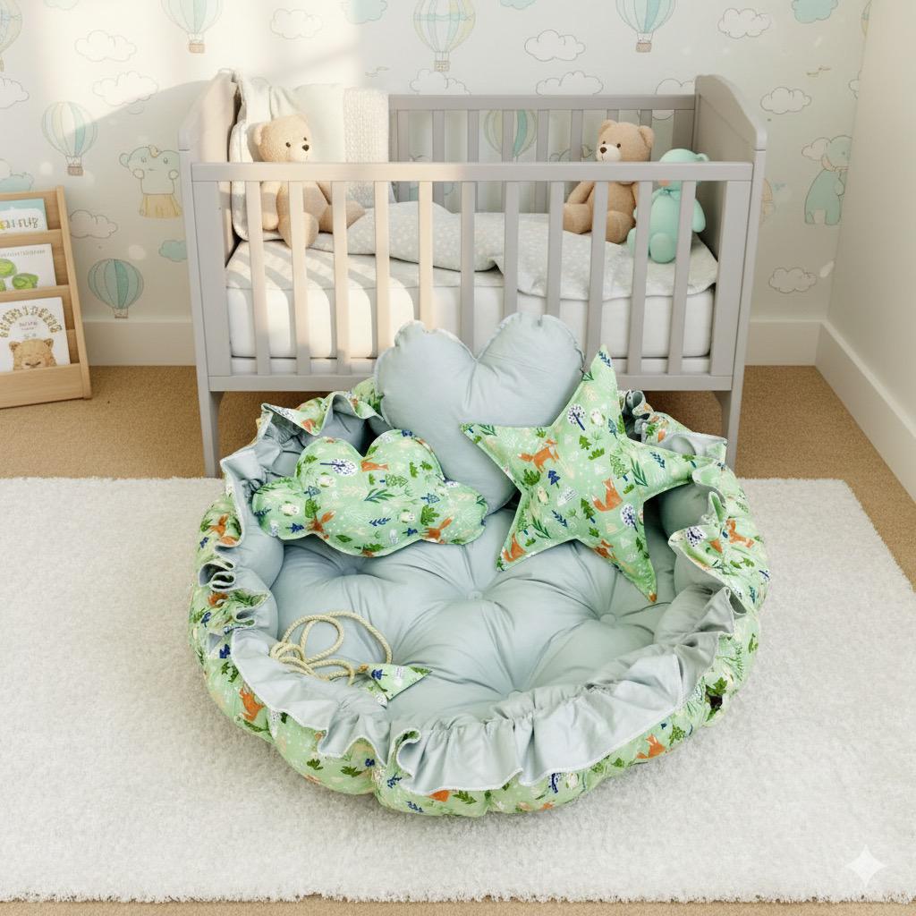 Printed Cotton Baby Round Cot with Pillows-Little Trees