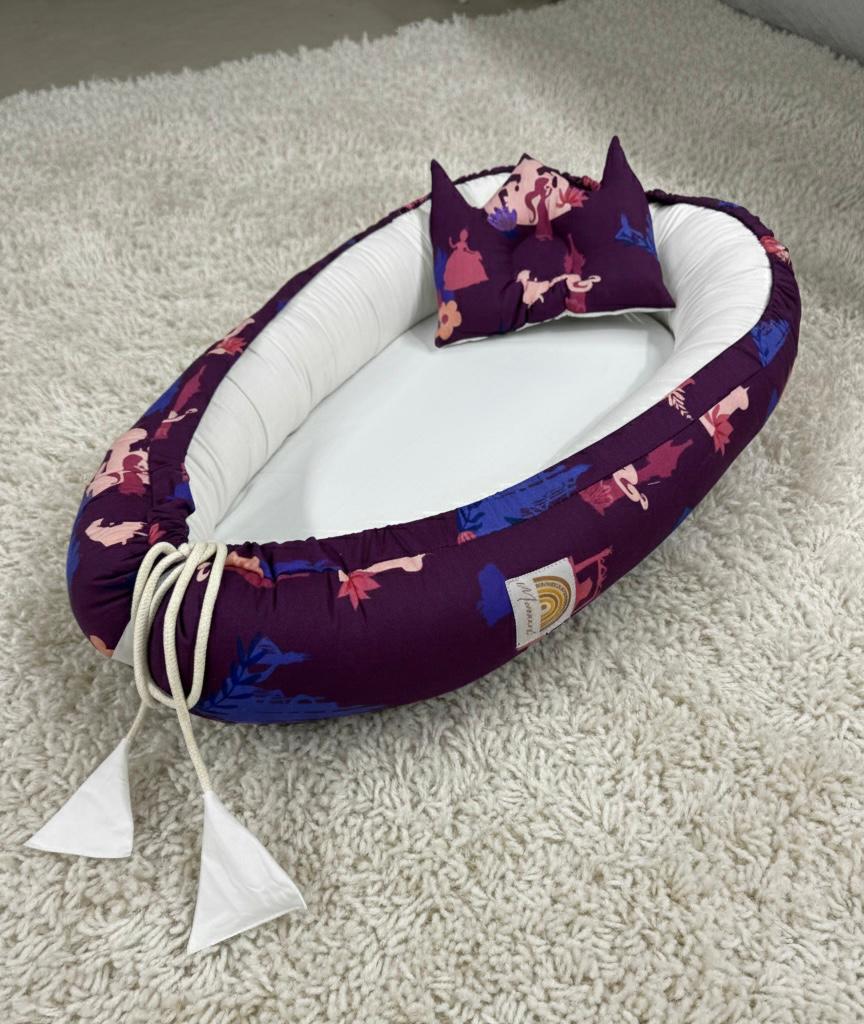 Two Sided Printed Baby Nest with Head Pillow-White Castle