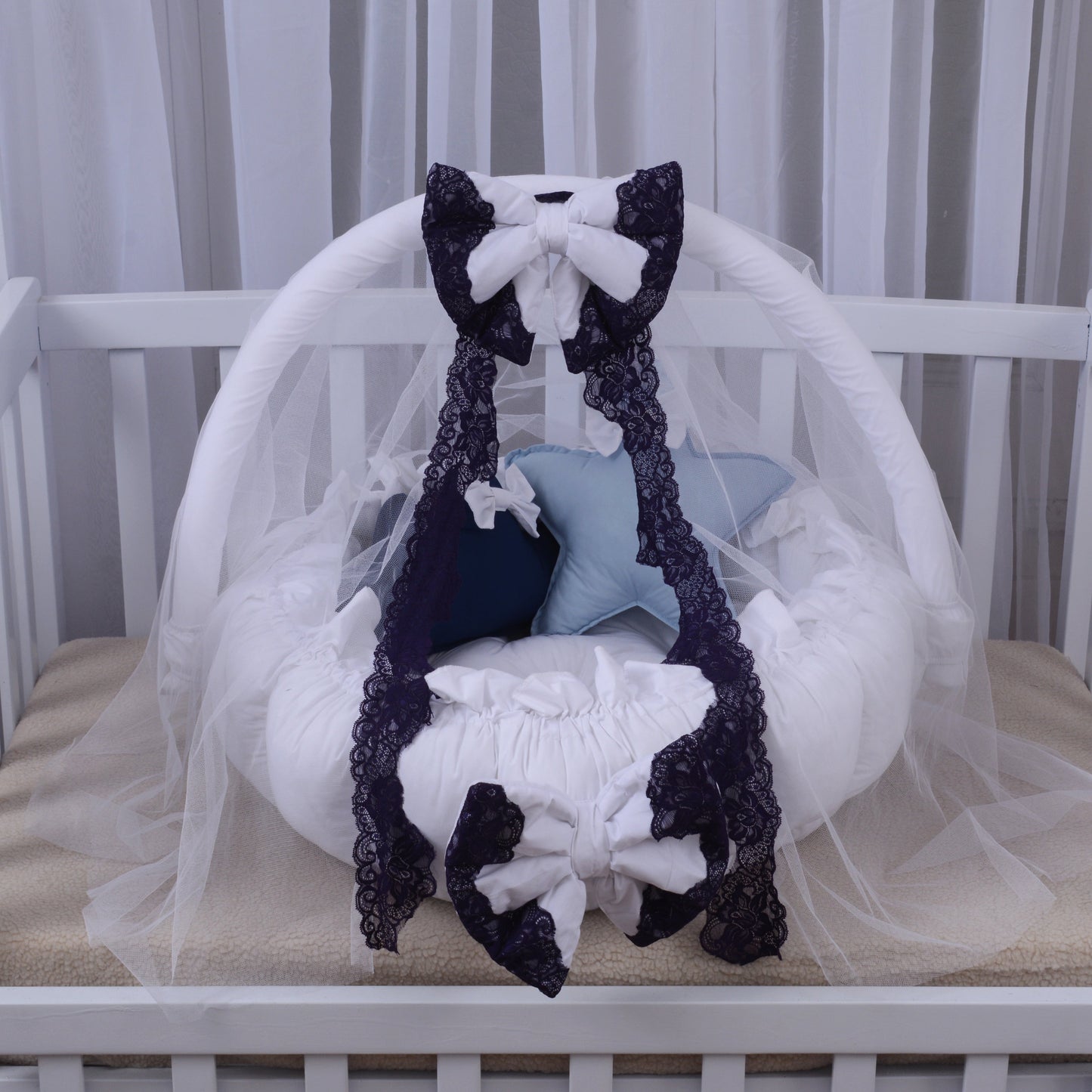 Luxury Baby Round Cot with Pillows & Net- White