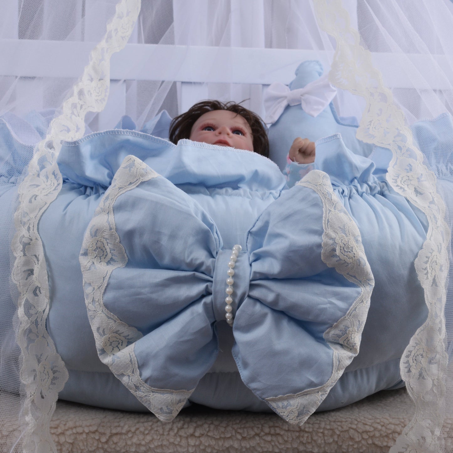 Luxury Baby Round Cot with Pillows and Net-Sky Blue & white