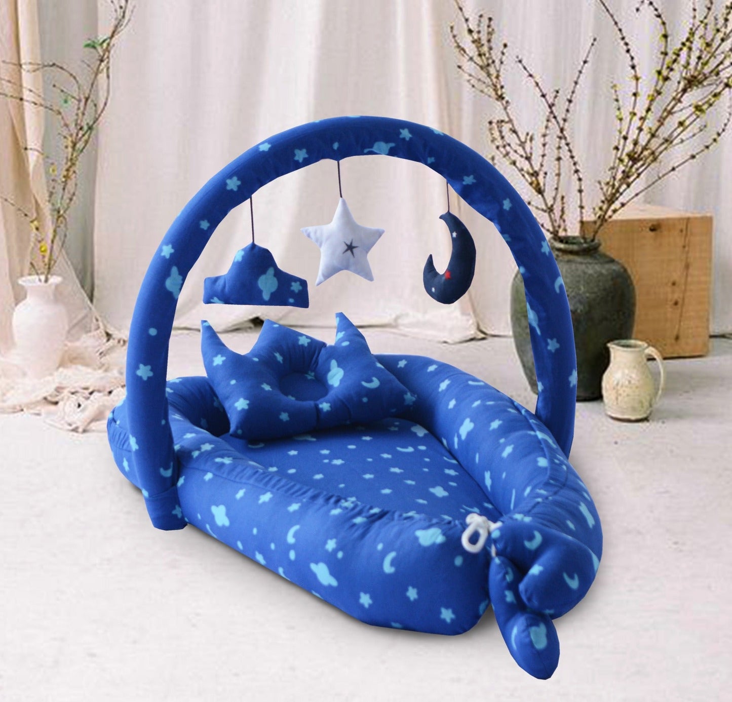 Printed Baby snuggle Bed with Crown Pillow and Mosquito Net-Blue