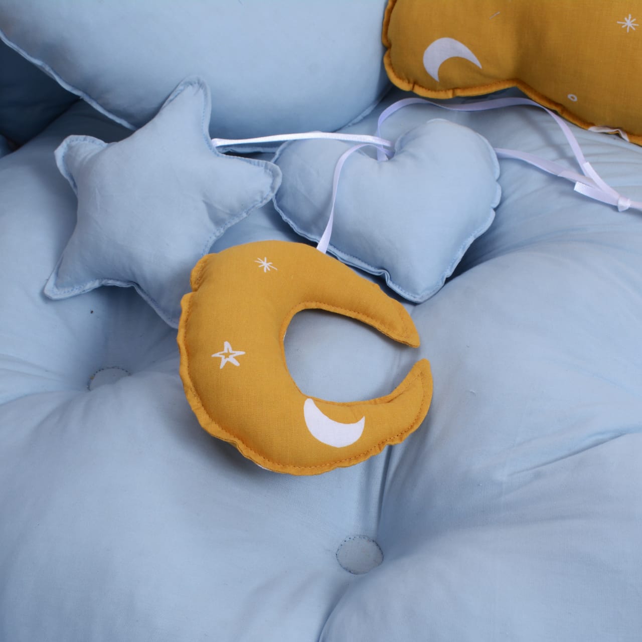 Printed Cotton Baby Round Cot with Pillows-Yellow Moon