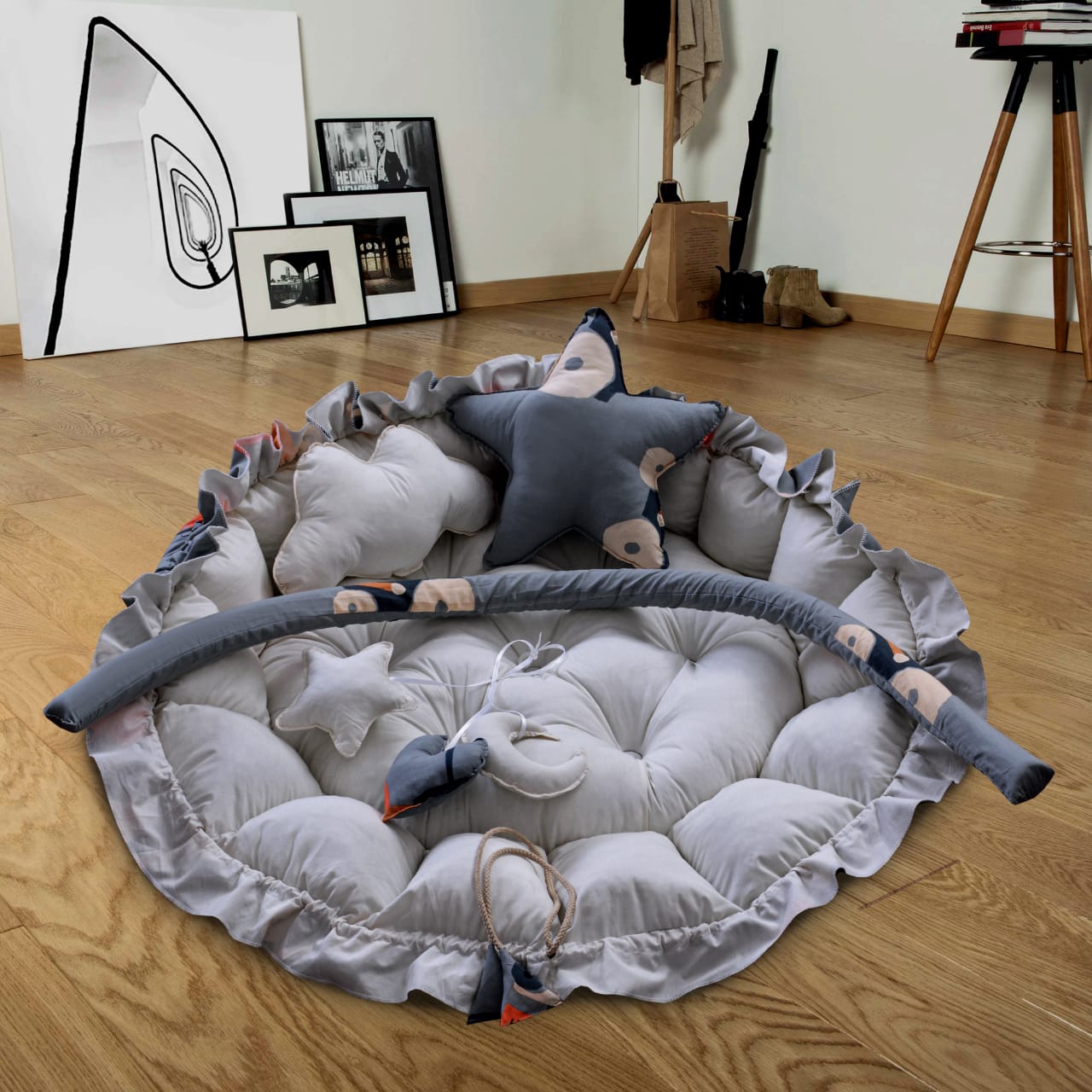 Printed Cotton Baby Round Cot with Pillows- Gray Vehicle