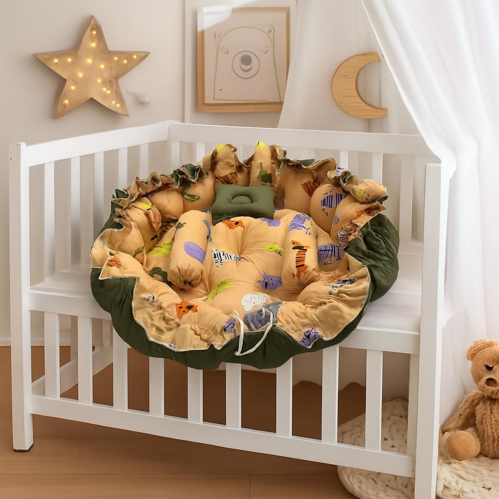 Printed Cotton Baby Round Cot with Pillows-Cat Carnival