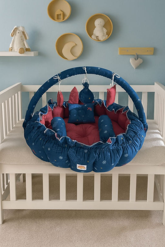 Printed Cotton Baby Round Cot with Pillows-Snowy Express